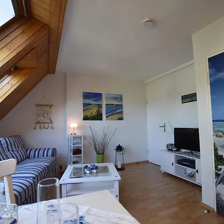 Gorgeous Beachfront In Рерик